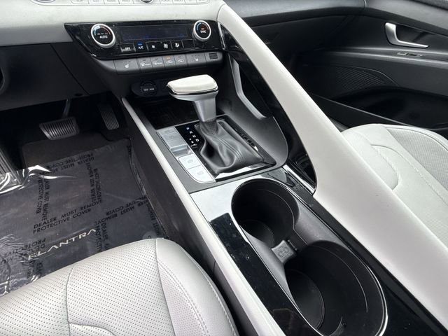 Used 2023 Hyundai Elantra Limited FWD image 21