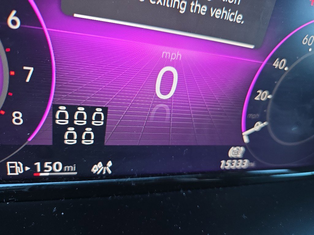 Used 2024 Volkswagen Atlas SEL Premium R-Line image 2