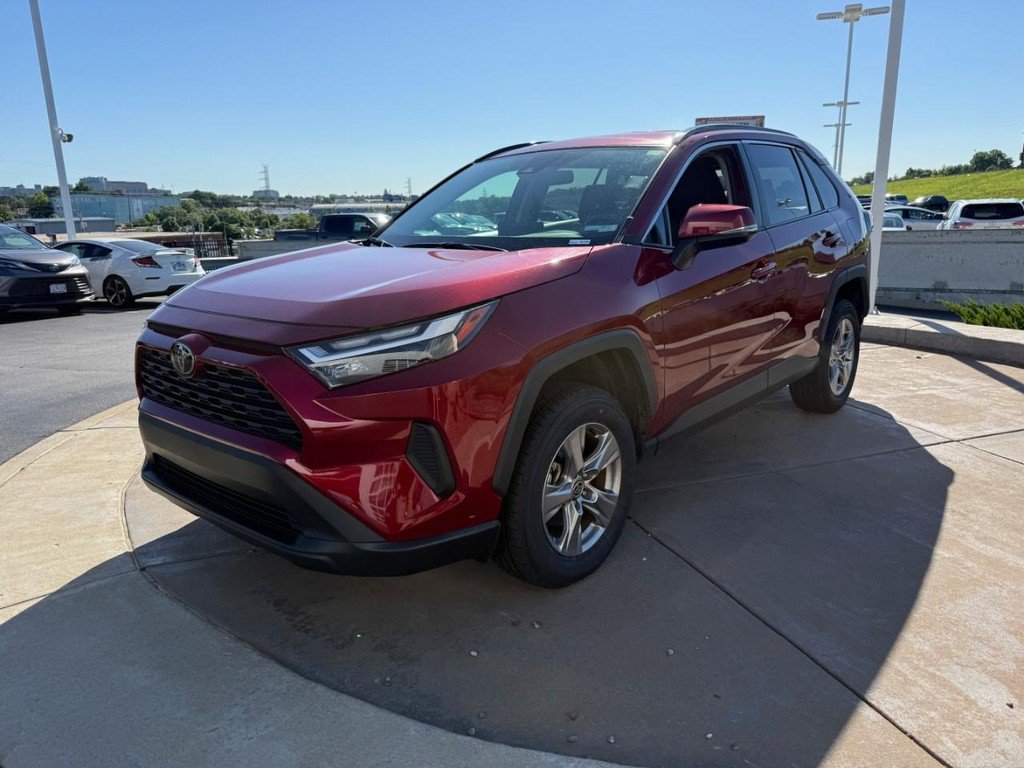 Certified 2025 Toyota RAV4 XLE AWD/4WD image 11
