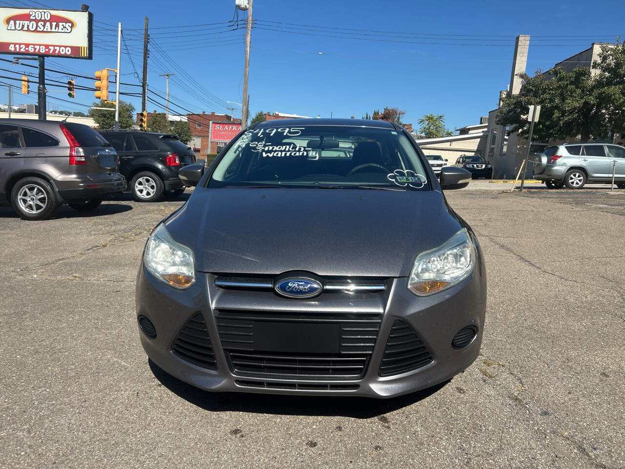 Used 2013 Ford Focus SE w/ SE Winter Pkg image 2