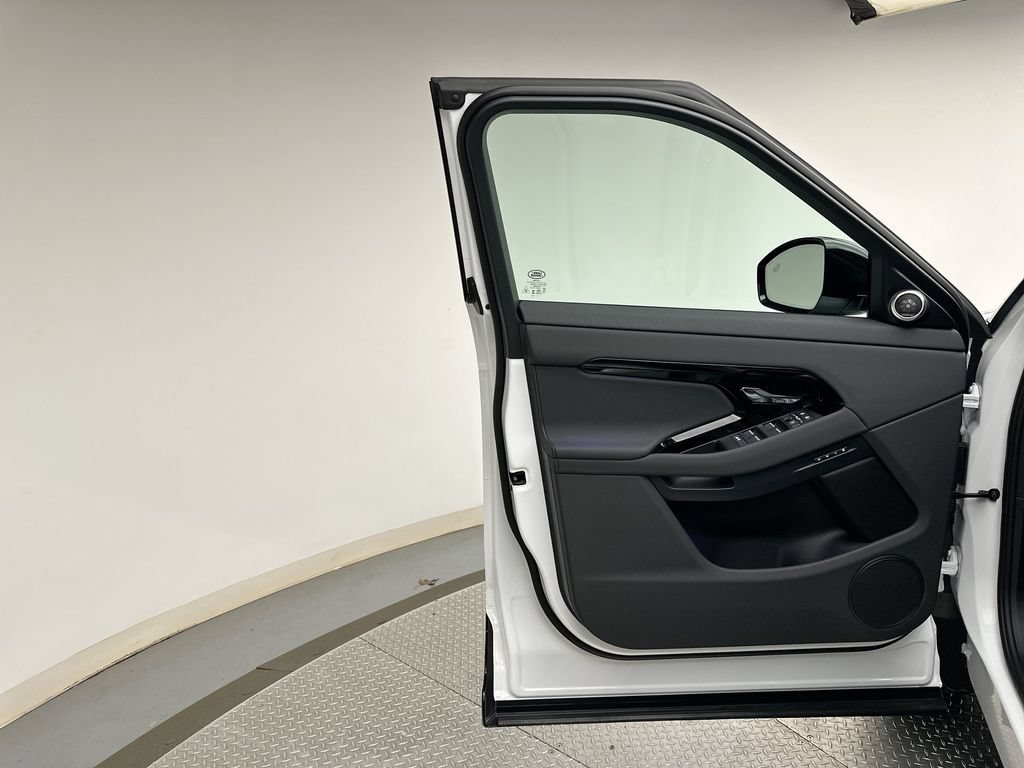 New 2026 Land Rover Range Rover Evoque Hoxton AWD/4WD image 9
