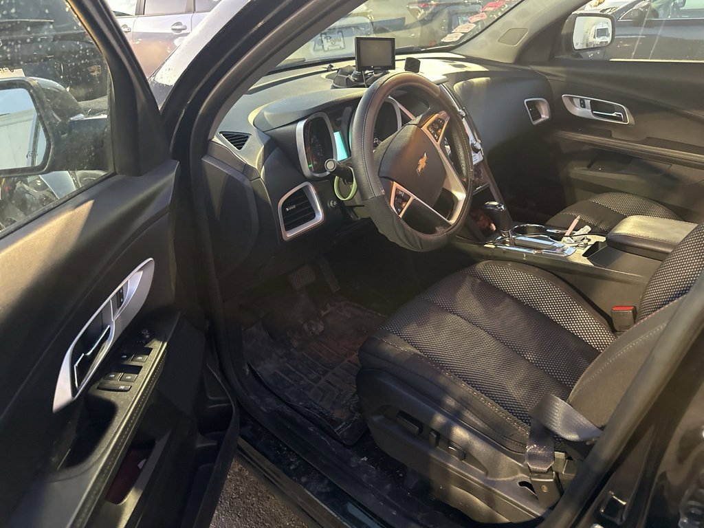 Used 2016 Chevrolet Equinox LT w/ Convenience Package image 2