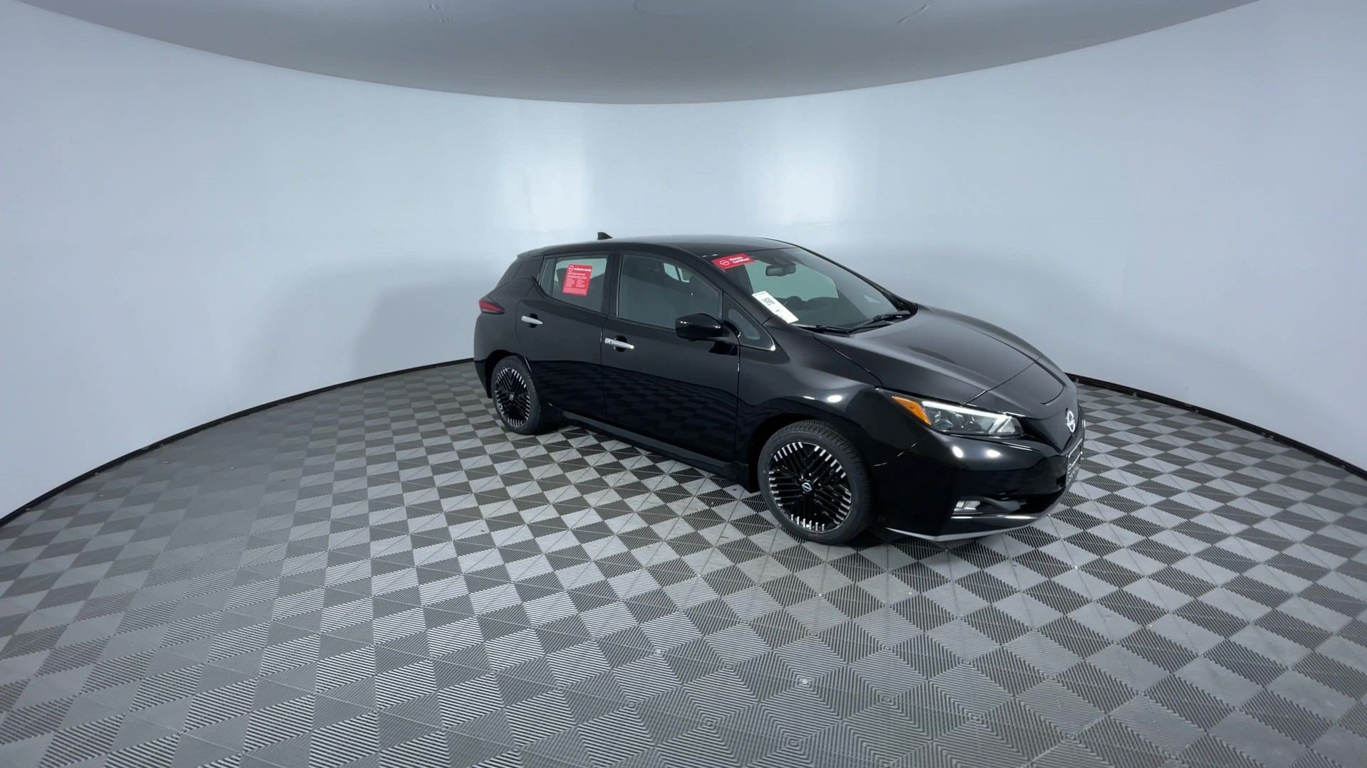 Certified 2025 Nissan Leaf SV Plus FWD image 2