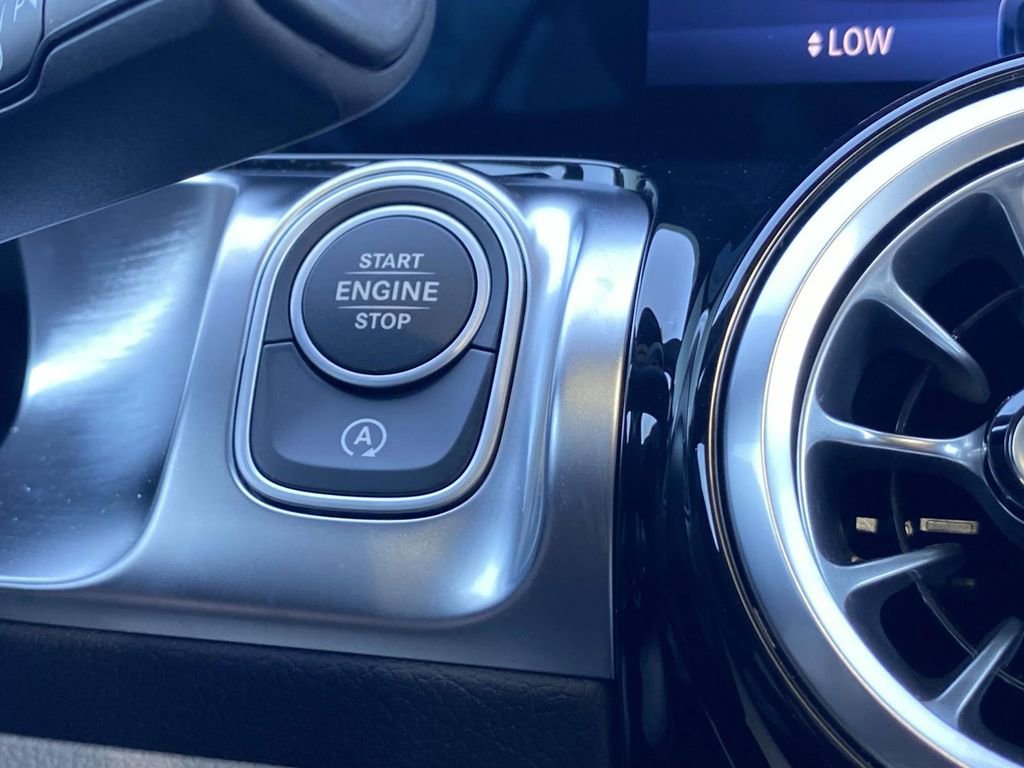 Certified 2025 Mercedes-Benz GLB 250 image 26