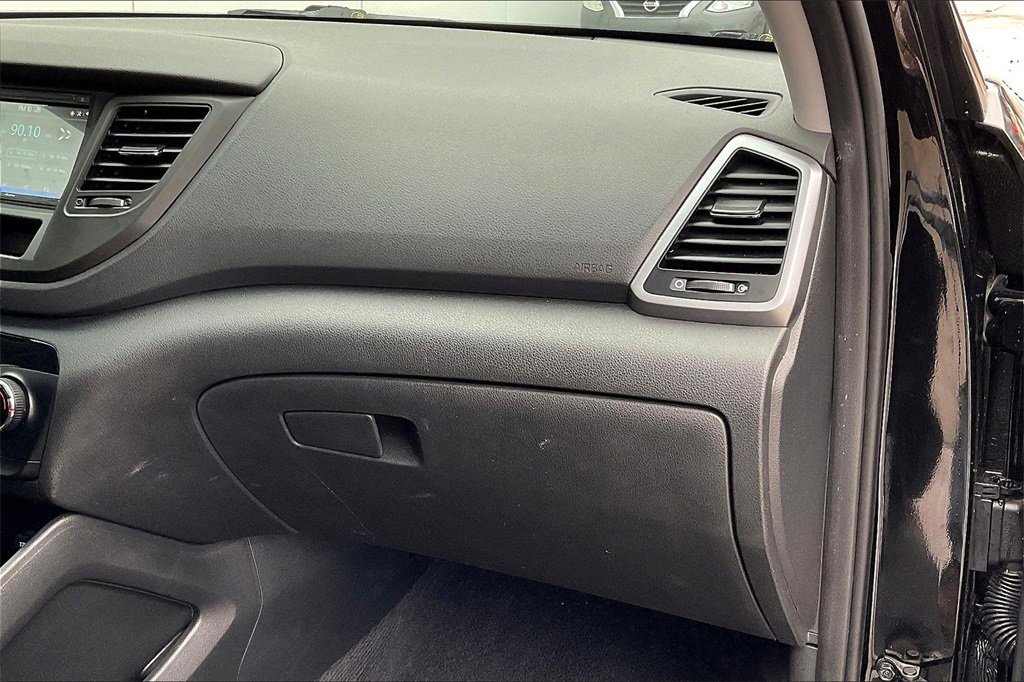 Used 2017 Hyundai Tucson Sport image 16