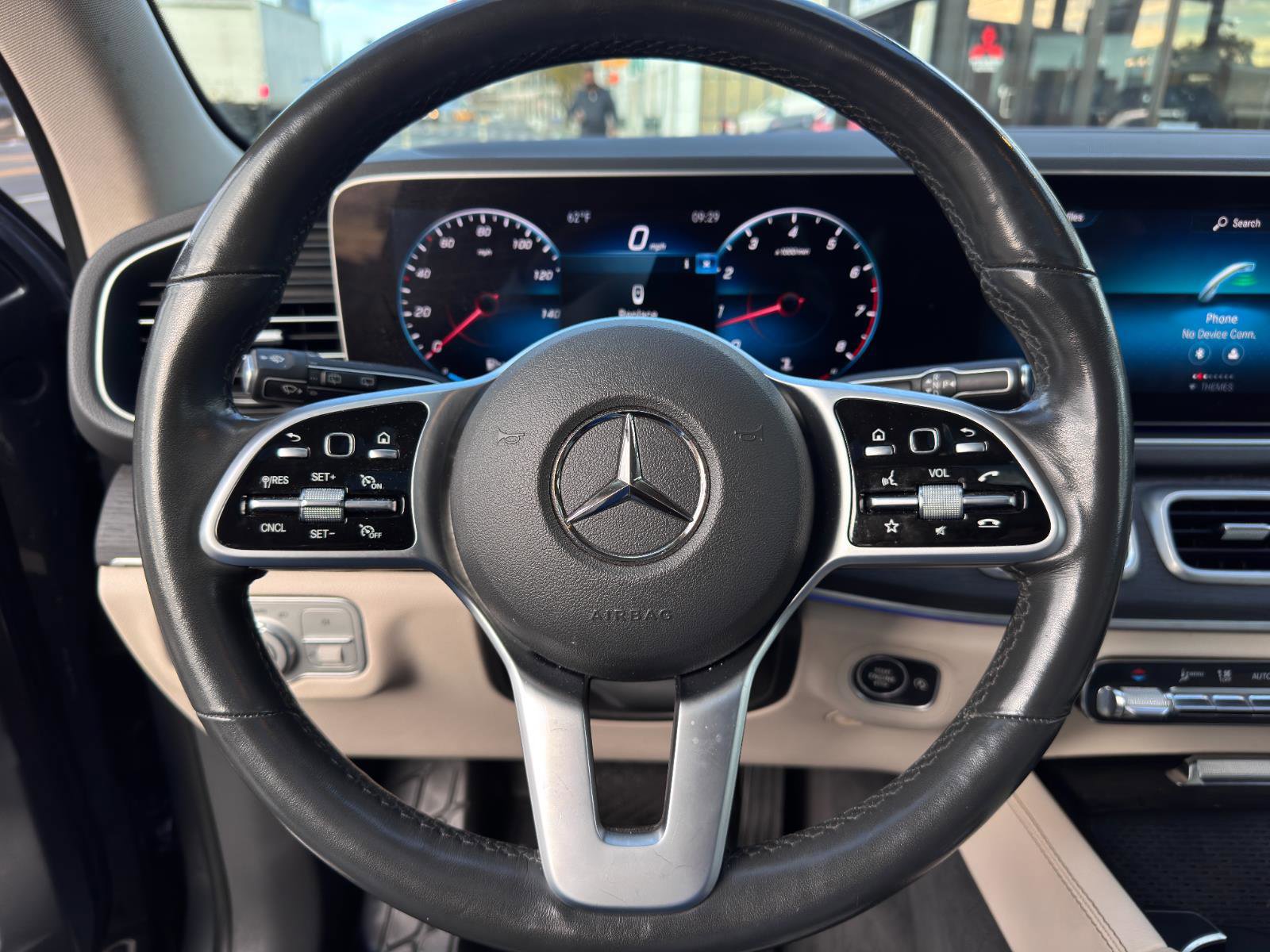 Used 2020 Mercedes-Benz GLE 350 4MATIC w/ Premium Package image 17