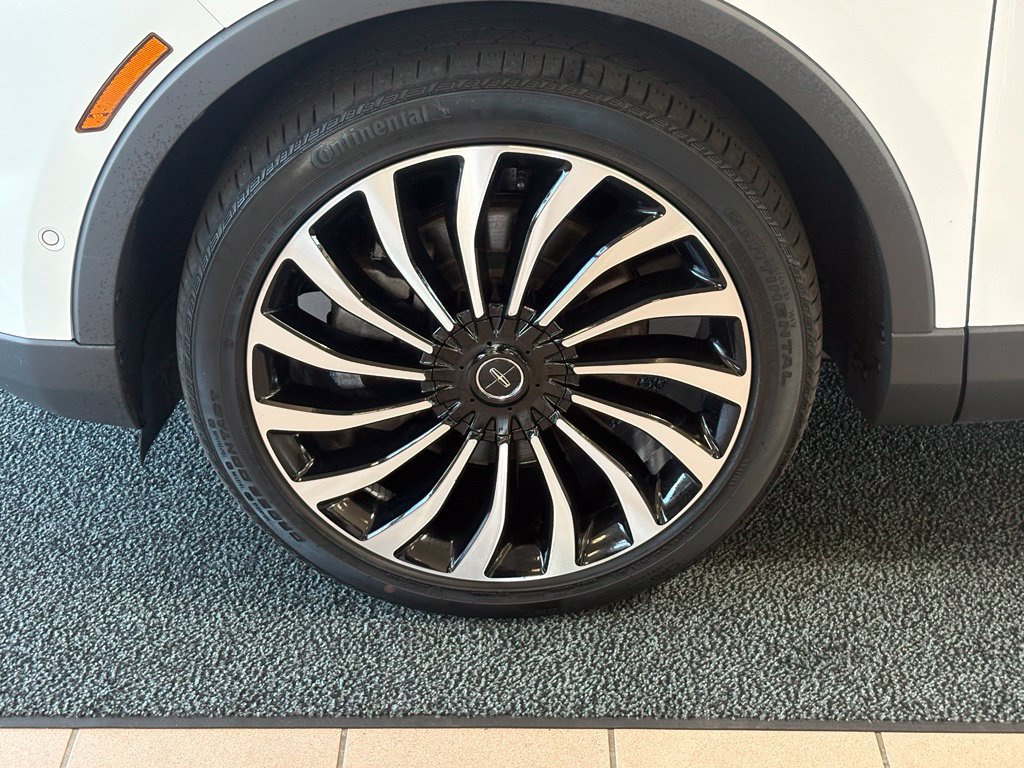 Used 2023 Lincoln Nautilus Black Label AWD/4WD image 9