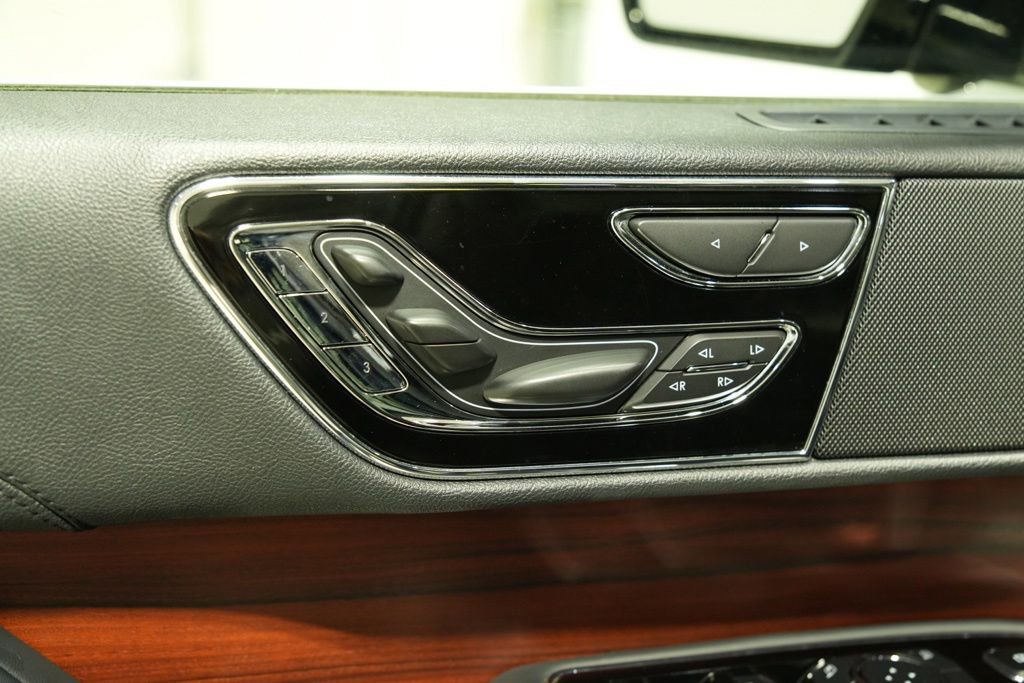 Used 2023 Lincoln Navigator Reserve AWD/4WD image 14