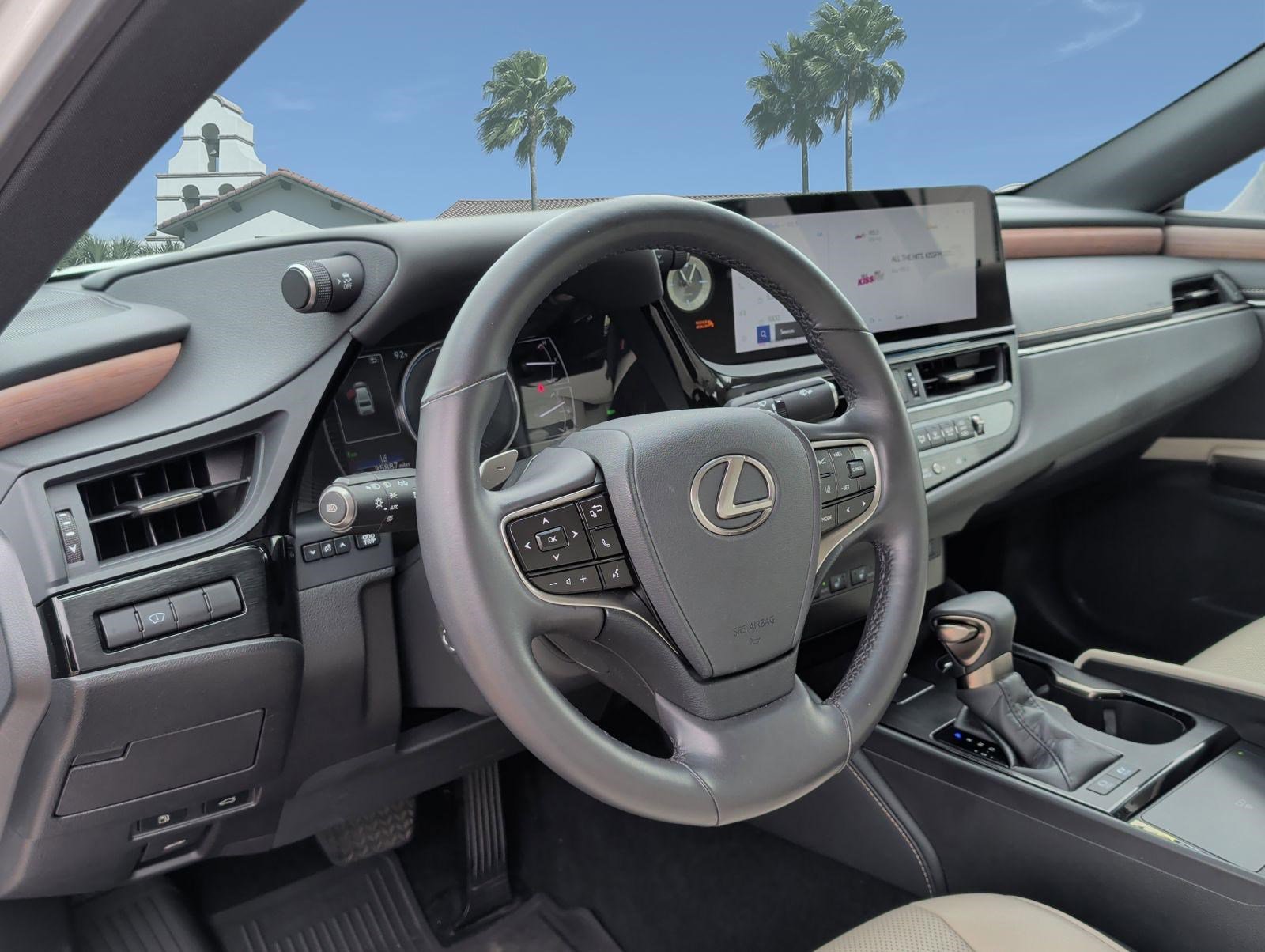 Used 2024 Lexus ES 300h w/ Premium Package FWD image 12
