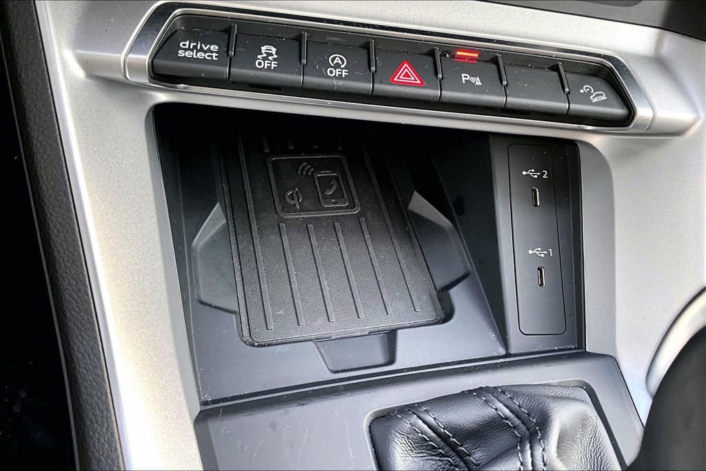 Used 2024 Audi Q3 2.0T Premium Plus w/ Premium Plus Package image 16