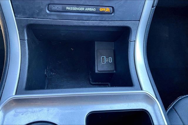 Used 2023 Ford Edge SEL image 16