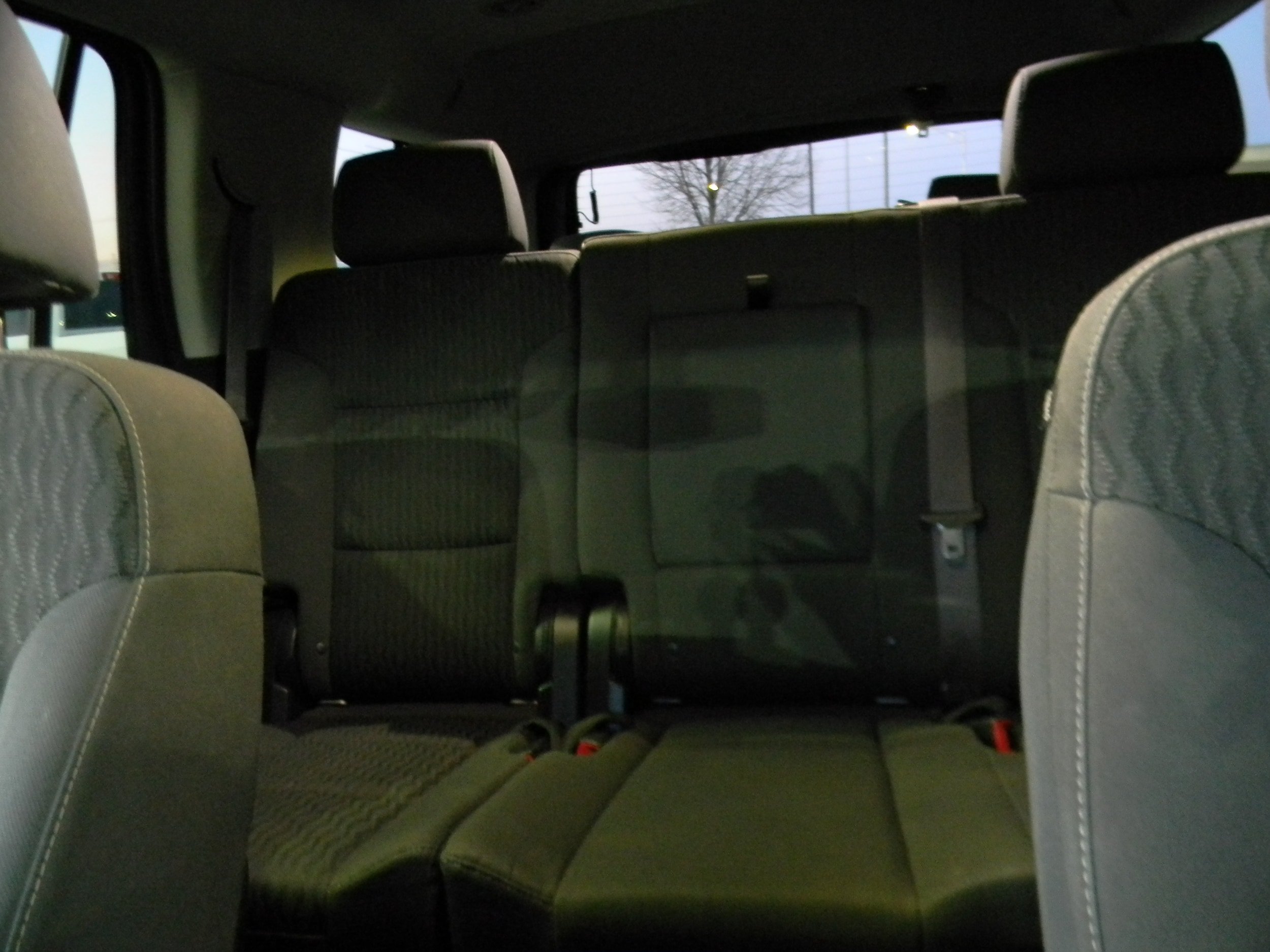 Used 2015 GMC Yukon SLE AWD/4WD image 9