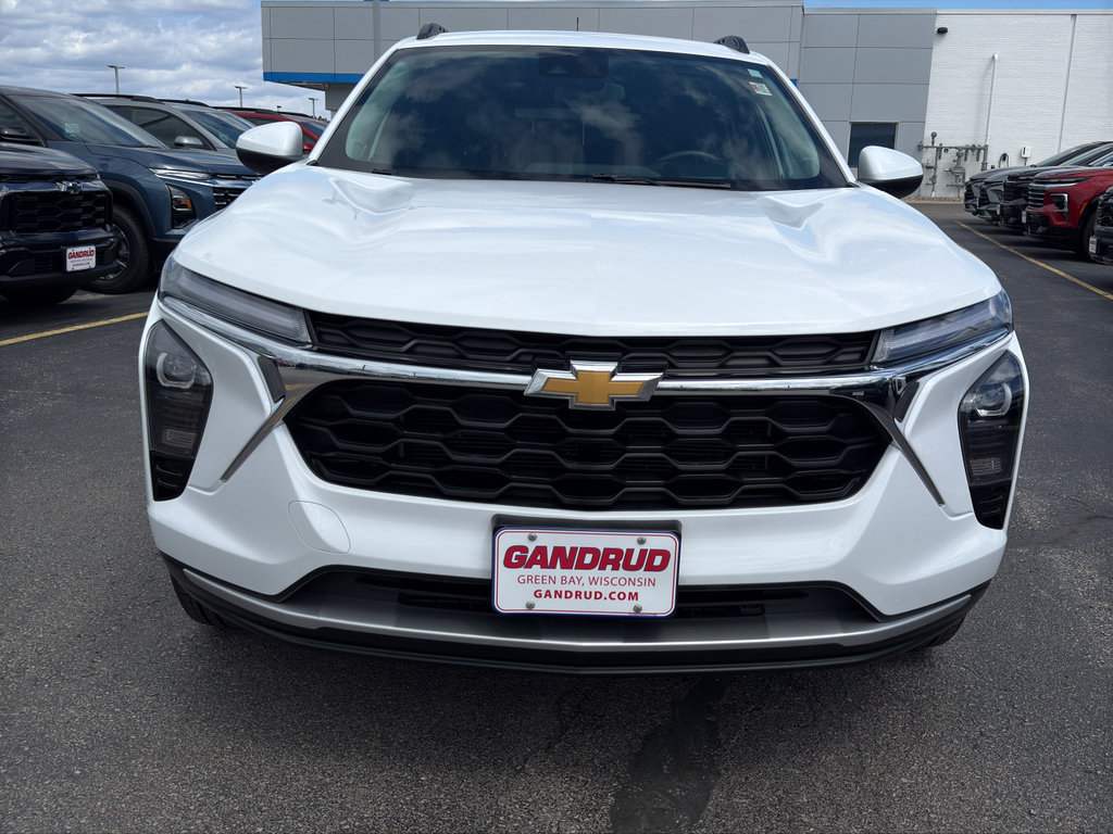 Used 2024 Chevrolet Trax LT w/ Driver Confidence Package FWD image 3