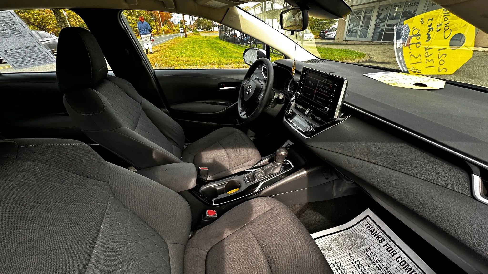 Used 2021 Toyota Corolla LE w/ LE Convenience Package FWD image 31