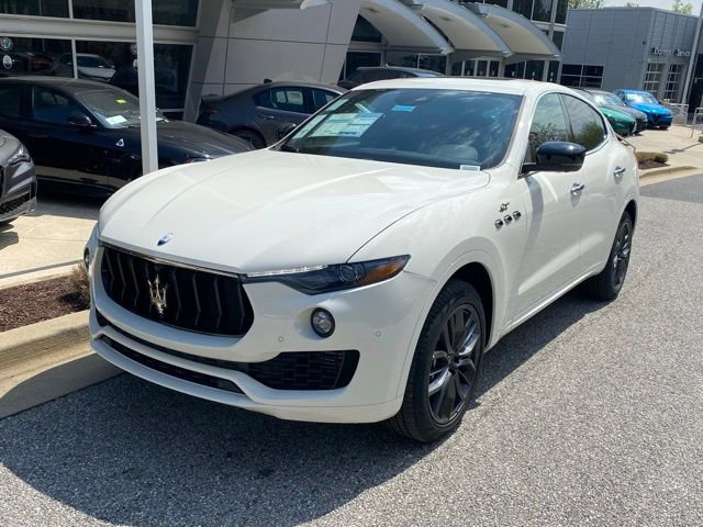 Used 2024 Maserati Levante GT Ultima image 2