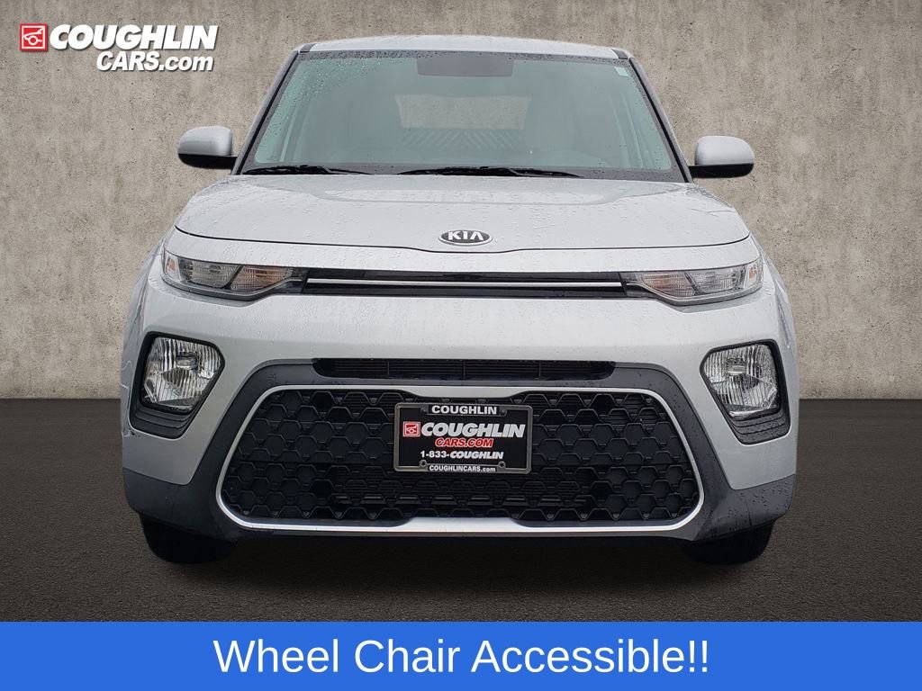 Used 2021 Kia Soul LX image 3