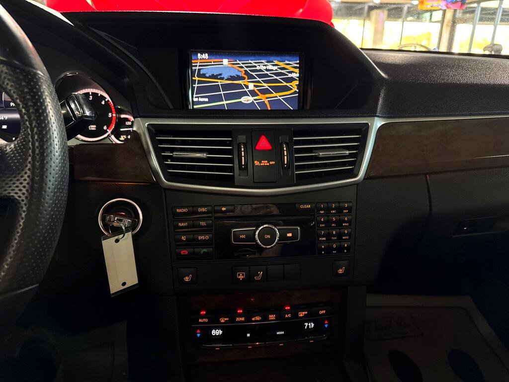 Used 2013 Mercedes-Benz E 350 BlueTEC Sedan image 8