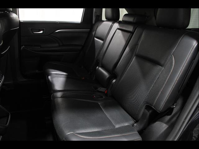 Used 2019 Toyota Highlander Limited AWD/4WD image 18