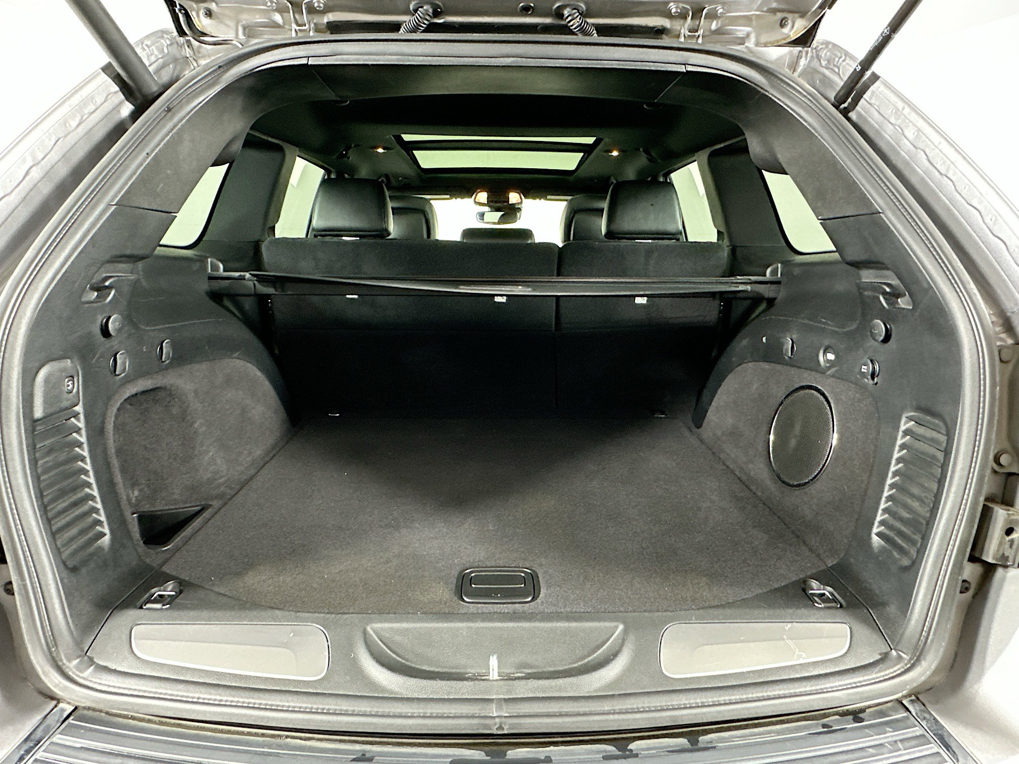 Used 2019 Jeep Grand Cherokee Overland image 30