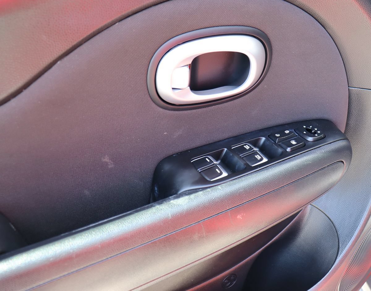 Used 2018 Kia Soul + FWD image 37