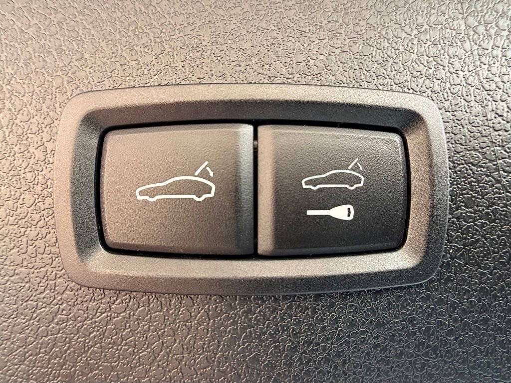 Certified 2024 Porsche Macan image 25