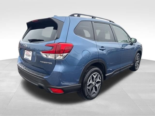Used 2023 Subaru Forester Premium image 8