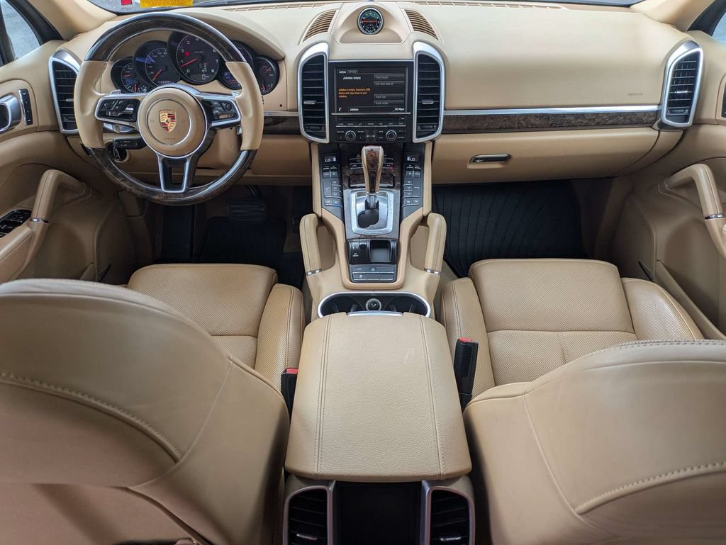 Used 2016 Porsche Cayenne AWD/4WD image 2
