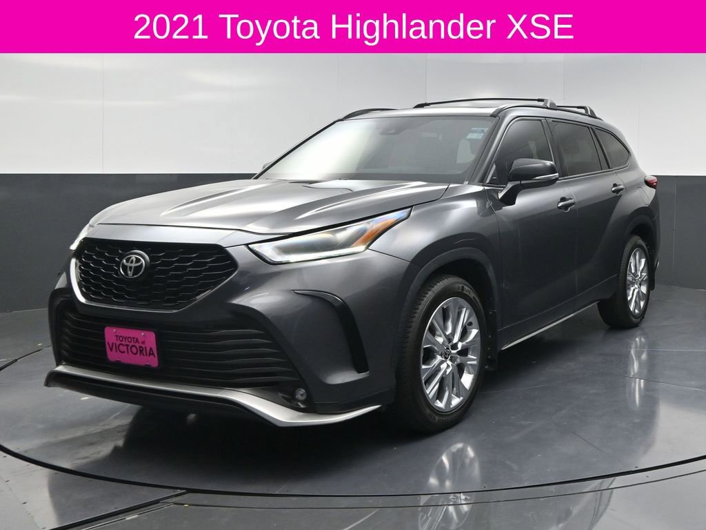 Used 2021 Toyota Highlander XSE image 2