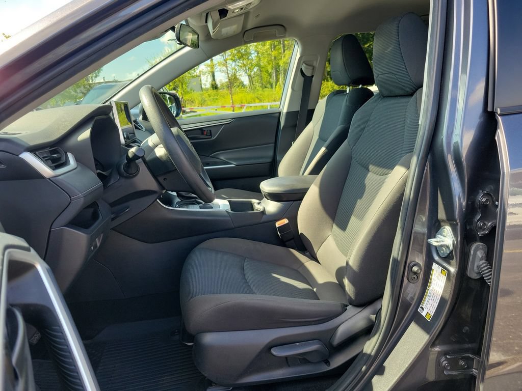 Used 2024 Toyota RAV4 LE AWD/4WD image 20