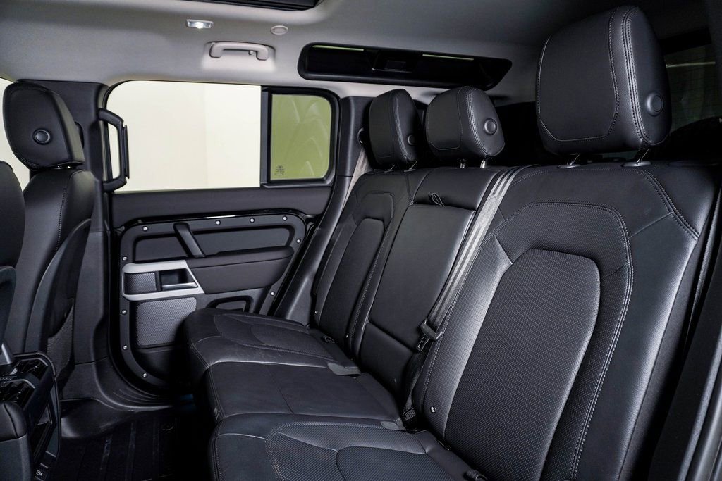 Used 2024 Land Rover Defender 110 S image 22