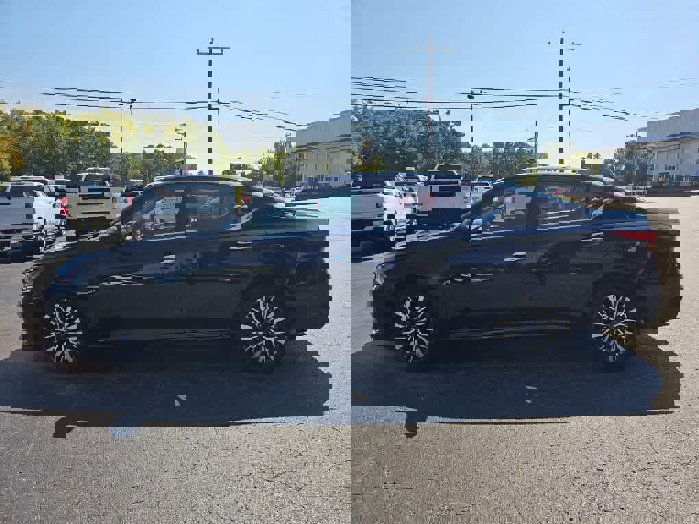 Used 2025 Nissan Altima 2.5 SV image 6