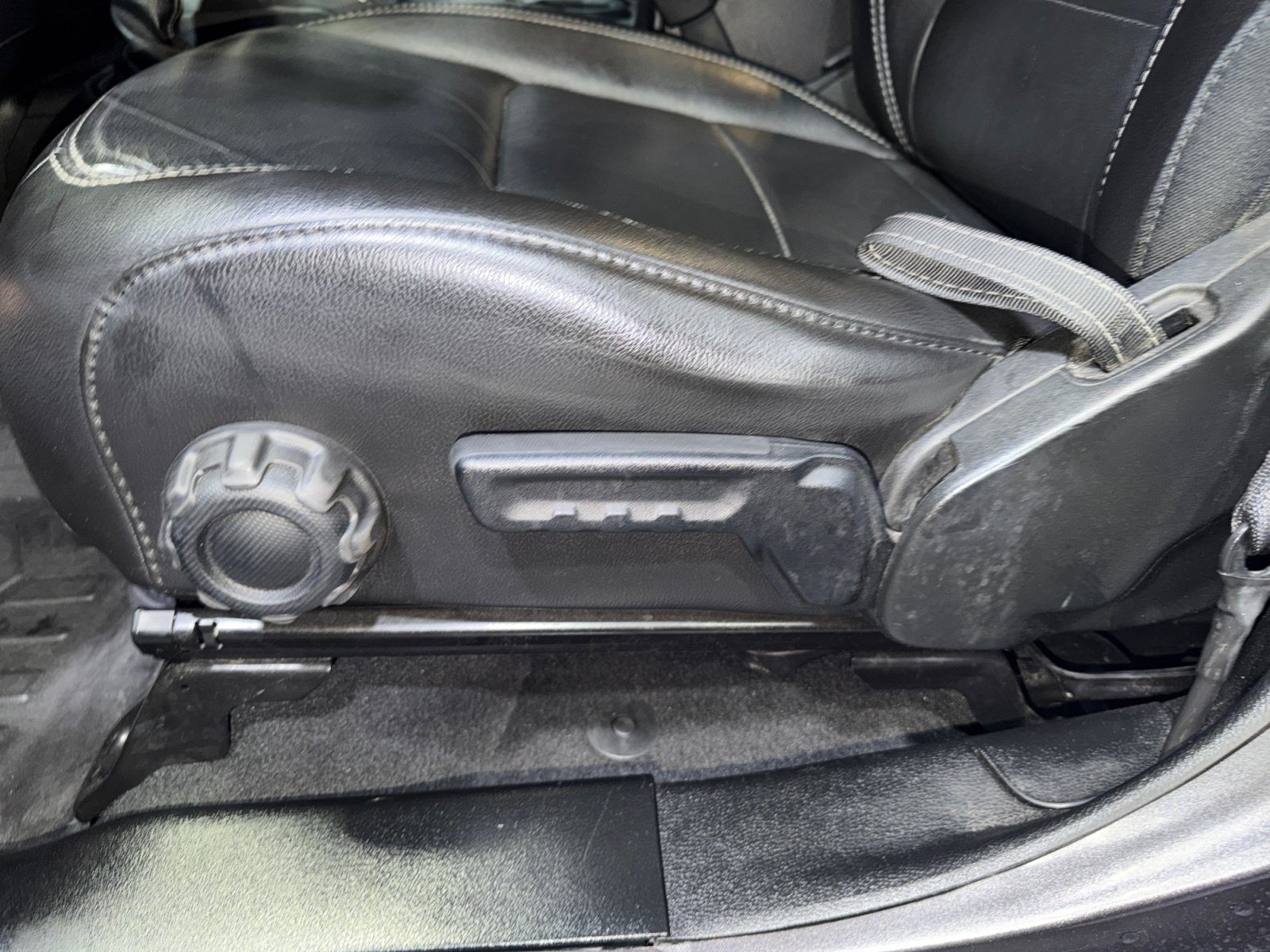 Used 2020 Jeep Gladiator Overland AWD/4WD image 13