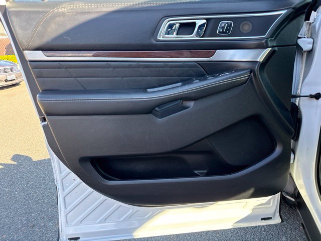 Used 2017 Ford Explorer Platinum AWD/4WD image 9