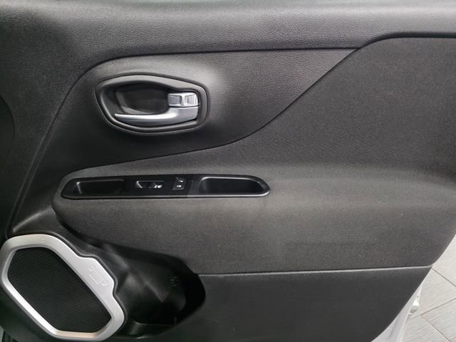 Used 2021 Jeep Renegade Latitude w/ Convenience Group AWD/4WD image 13