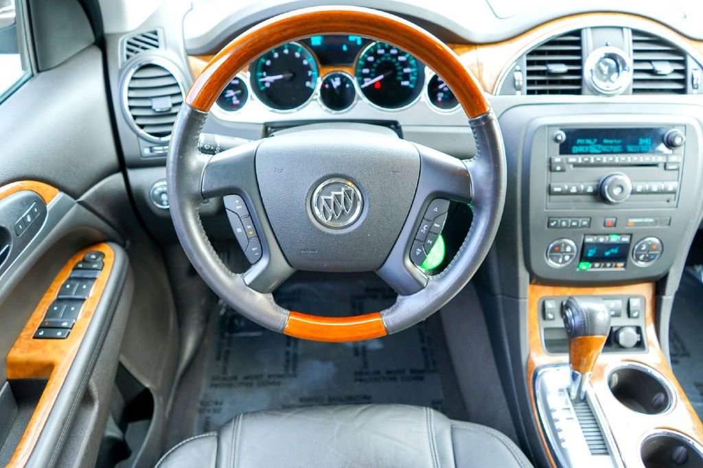 Used 2011 Buick Enclave CXL image 25