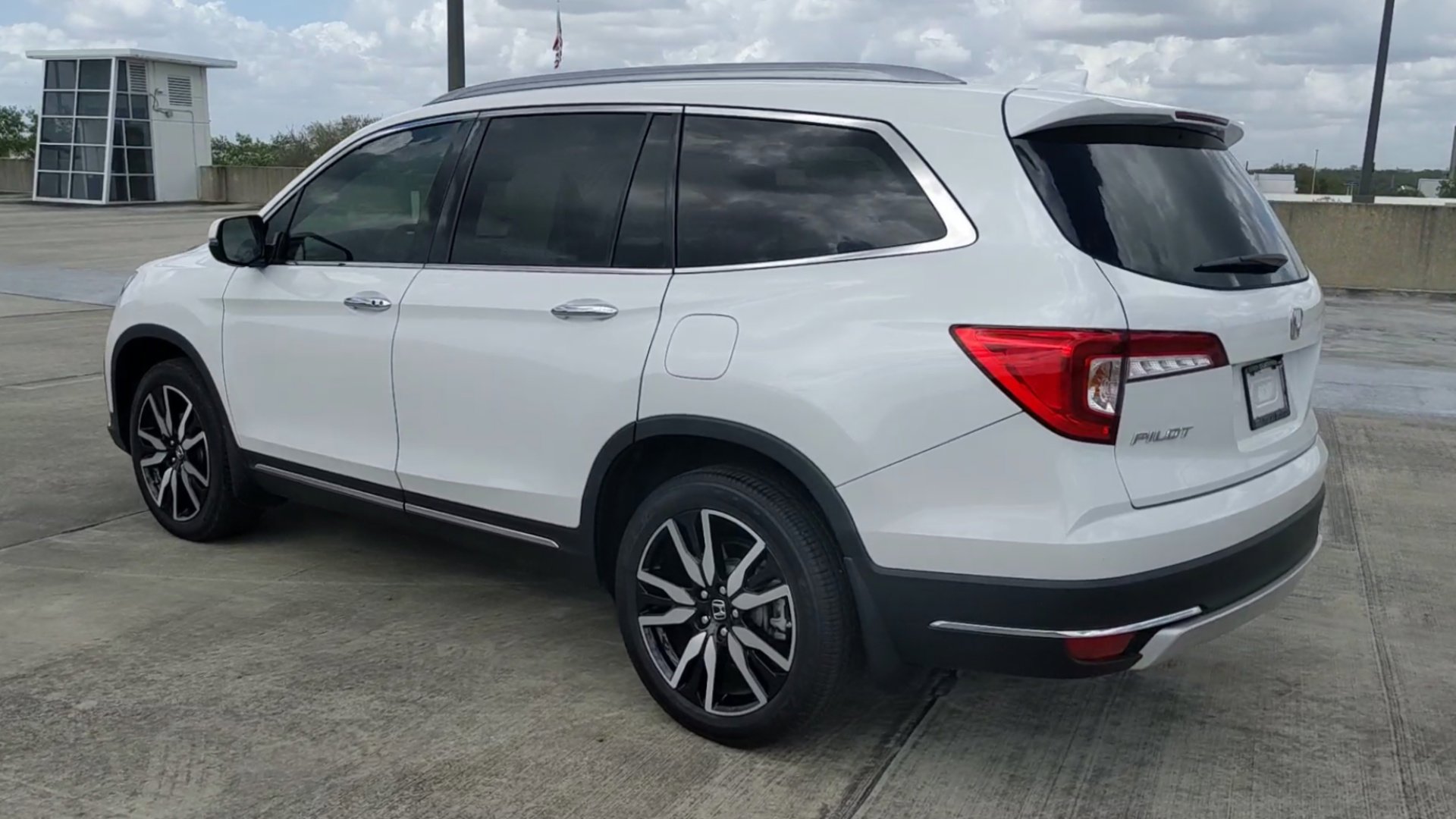 Used 2020 Honda Pilot Touring image 17
