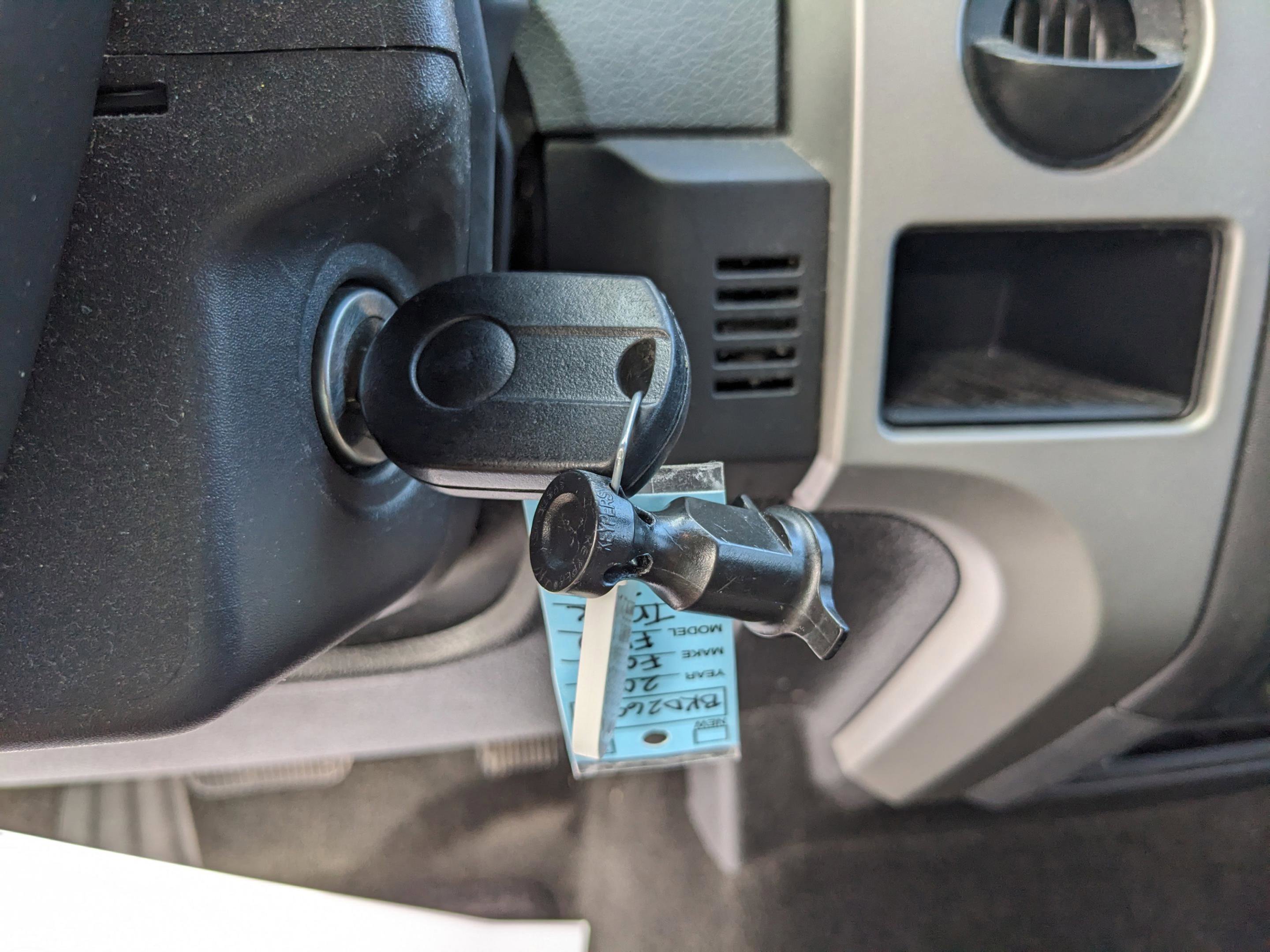 Used 2011 Ford F150 XLT w/ XLT Convenience Pkg image 27