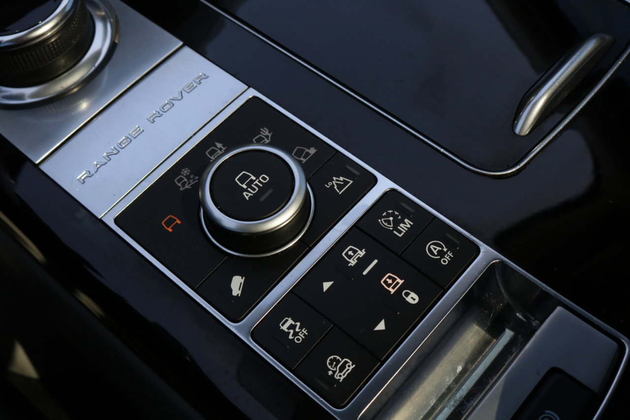 Used 2017 Land Rover Range Rover Supercharged image 33