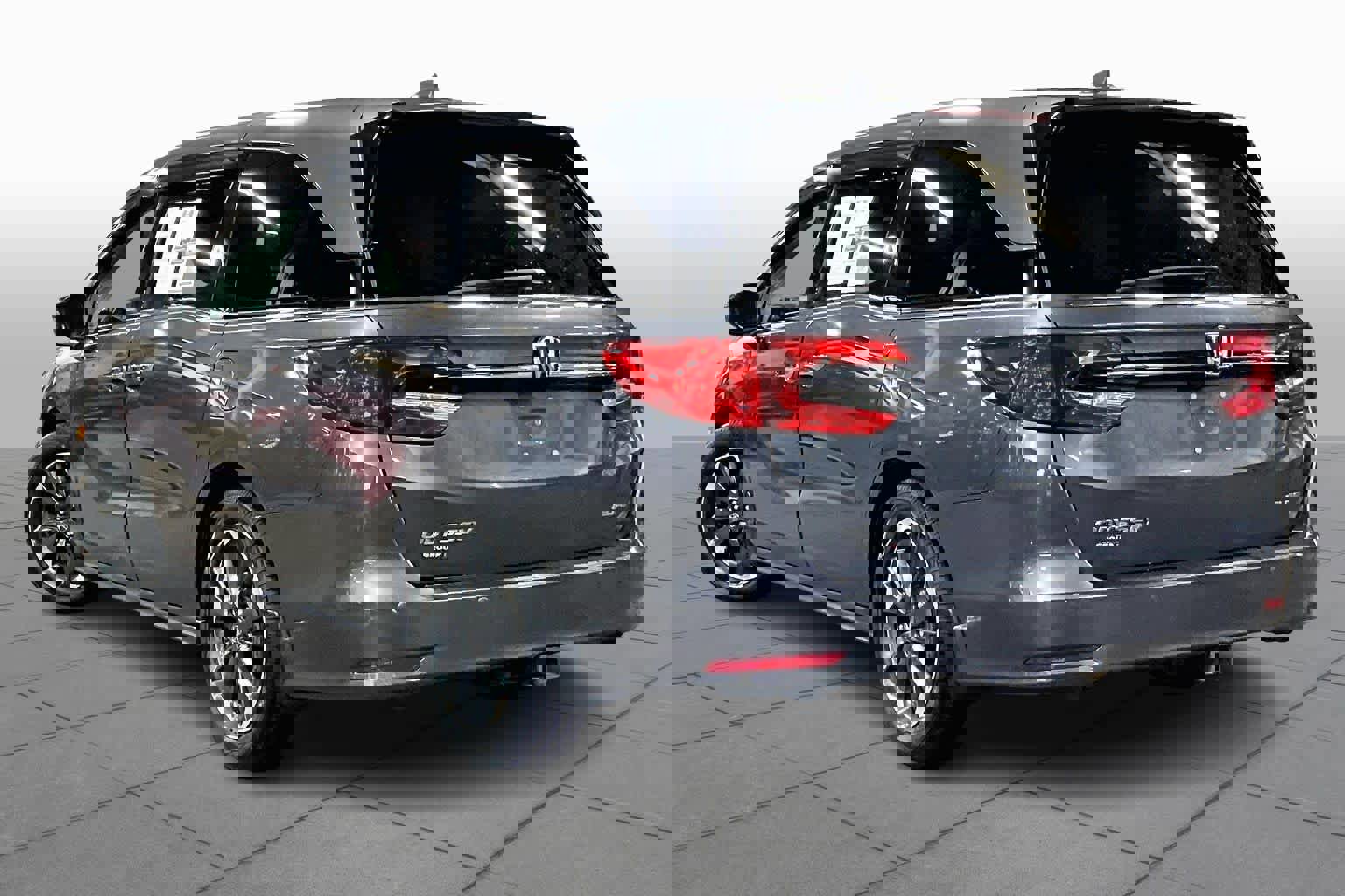 Used 2023 Honda Odyssey Elite image 11