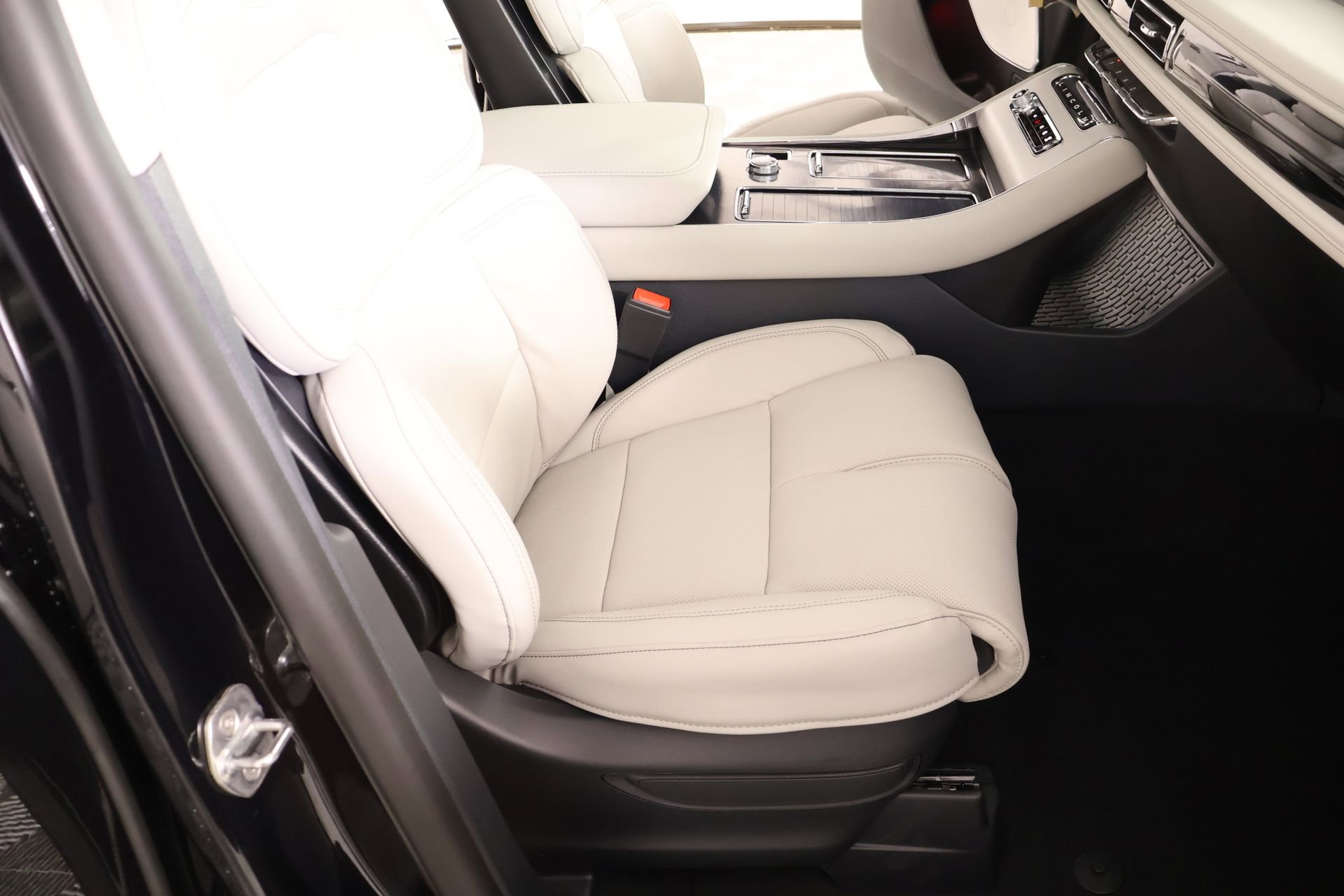 New 2026 Lincoln Aviator Reserve AWD/4WD image 14