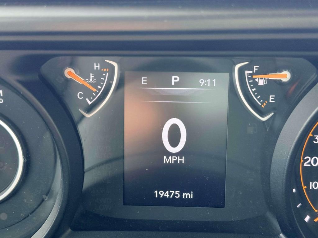 Used 2025 Jeep Wrangler Willys AWD/4WD image 16