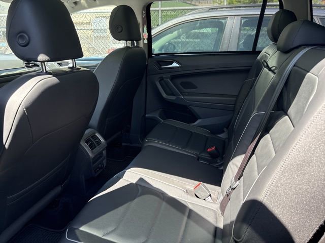 Used 2018 Volkswagen Tiguan SEL Premium FWD image 8