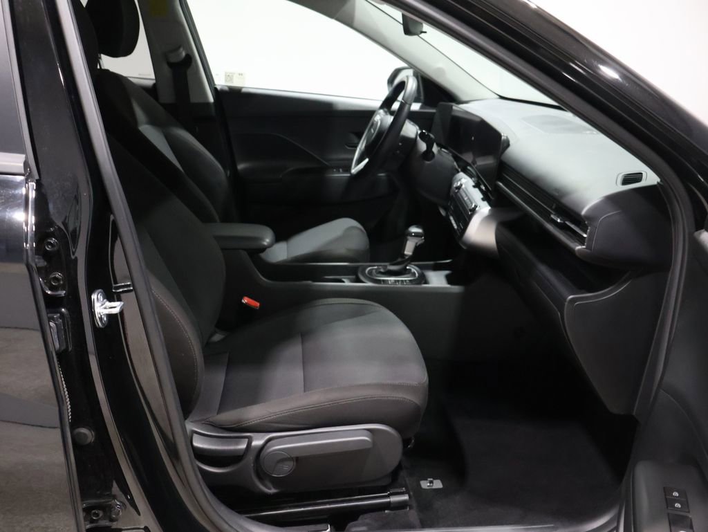 Used 2025 Hyundai Kona SEL image 24