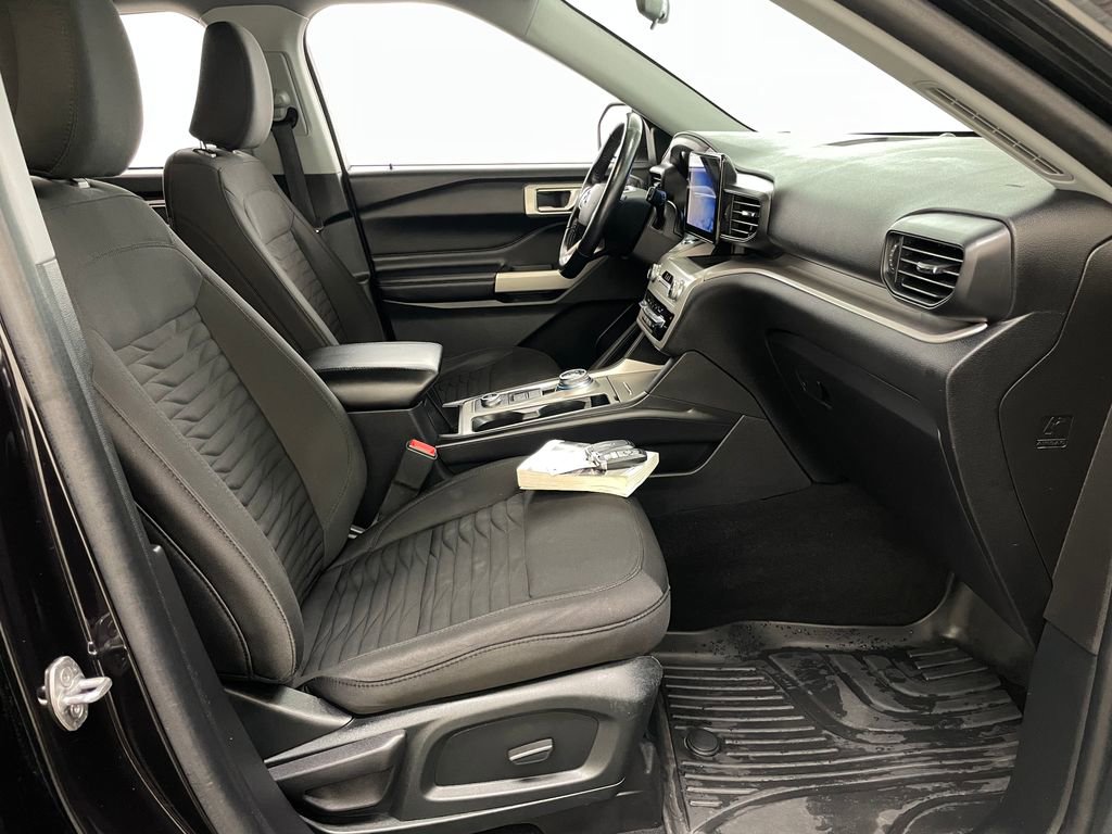 Used 2021 Ford Explorer XLT AWD/4WD image 37