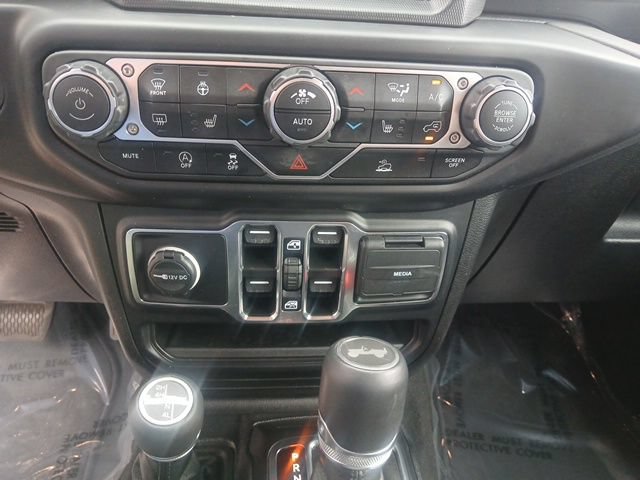 Used 2023 Jeep Wrangler Unlimited Sahara AWD/4WD image 31