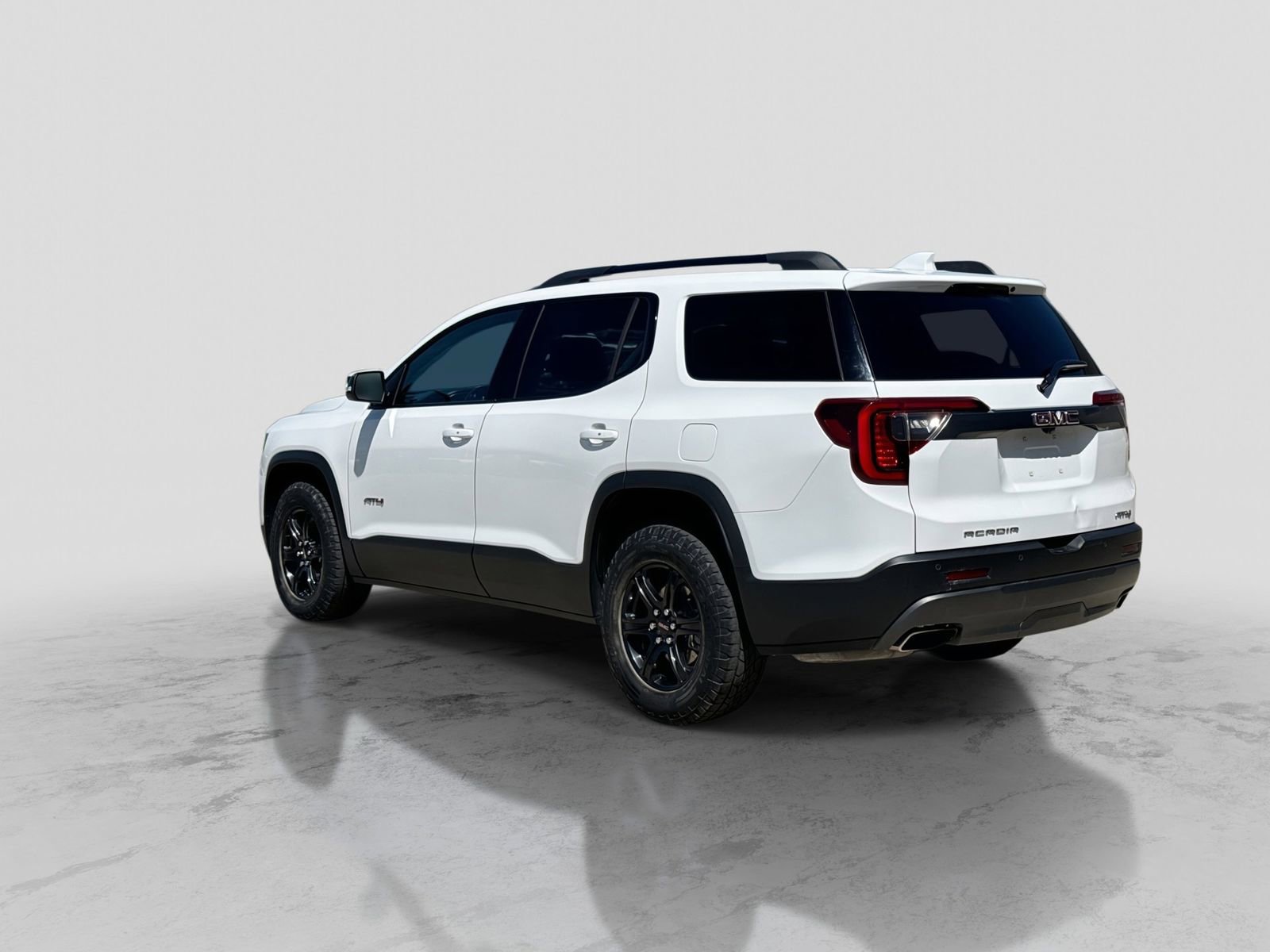 Used 2022 GMC Acadia AT4 w/ Preferred Package AWD/4WD image 5