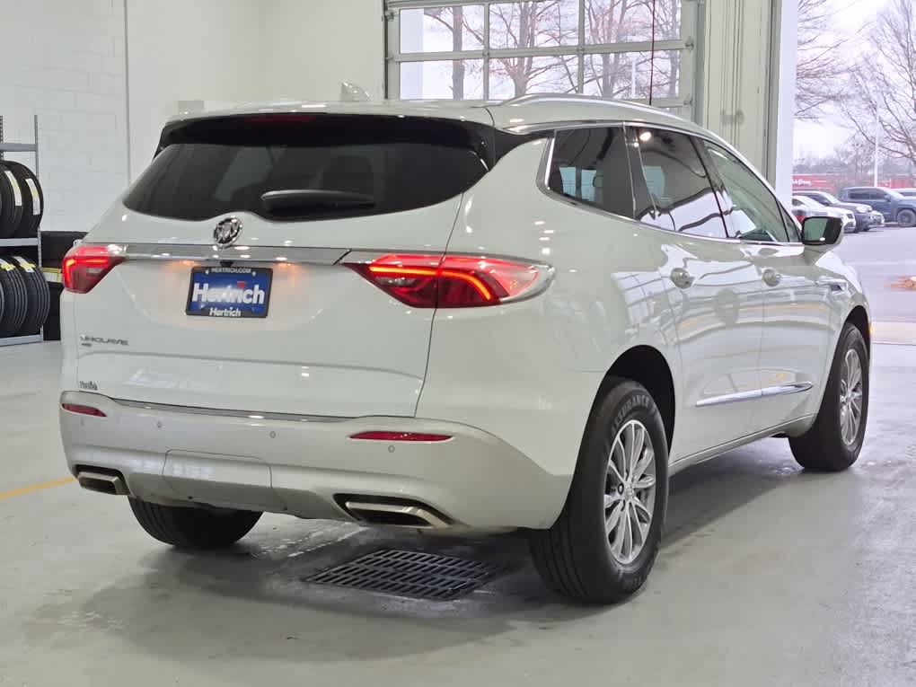 Used 2023 Buick Enclave Essence AWD/4WD image 4