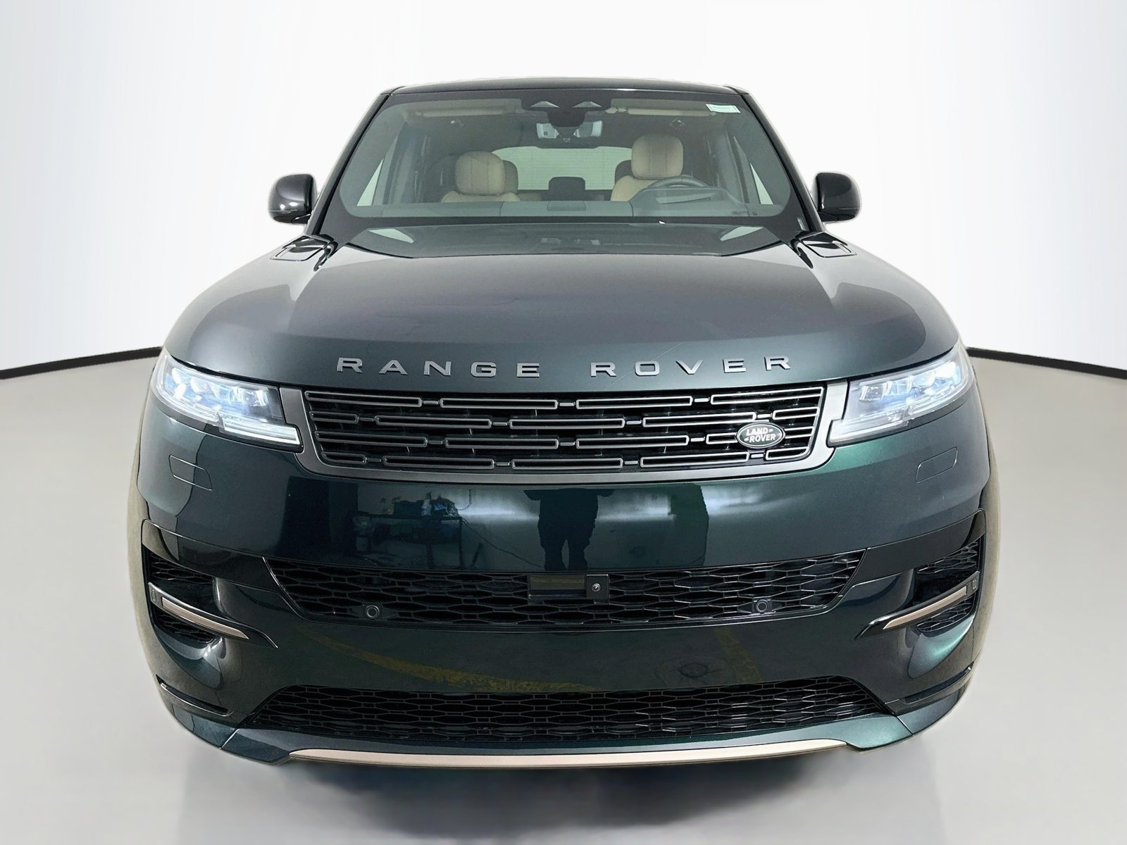 New 2027 Land Rover Range Rover Sport Dynamic SE AWD/4WD image 2
