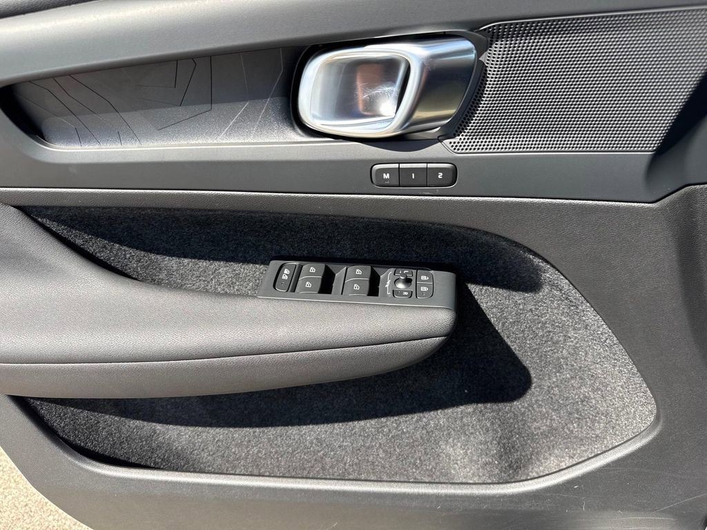 Certified 2023 Volvo XC40 Recharge Plus AWD/4WD image 16