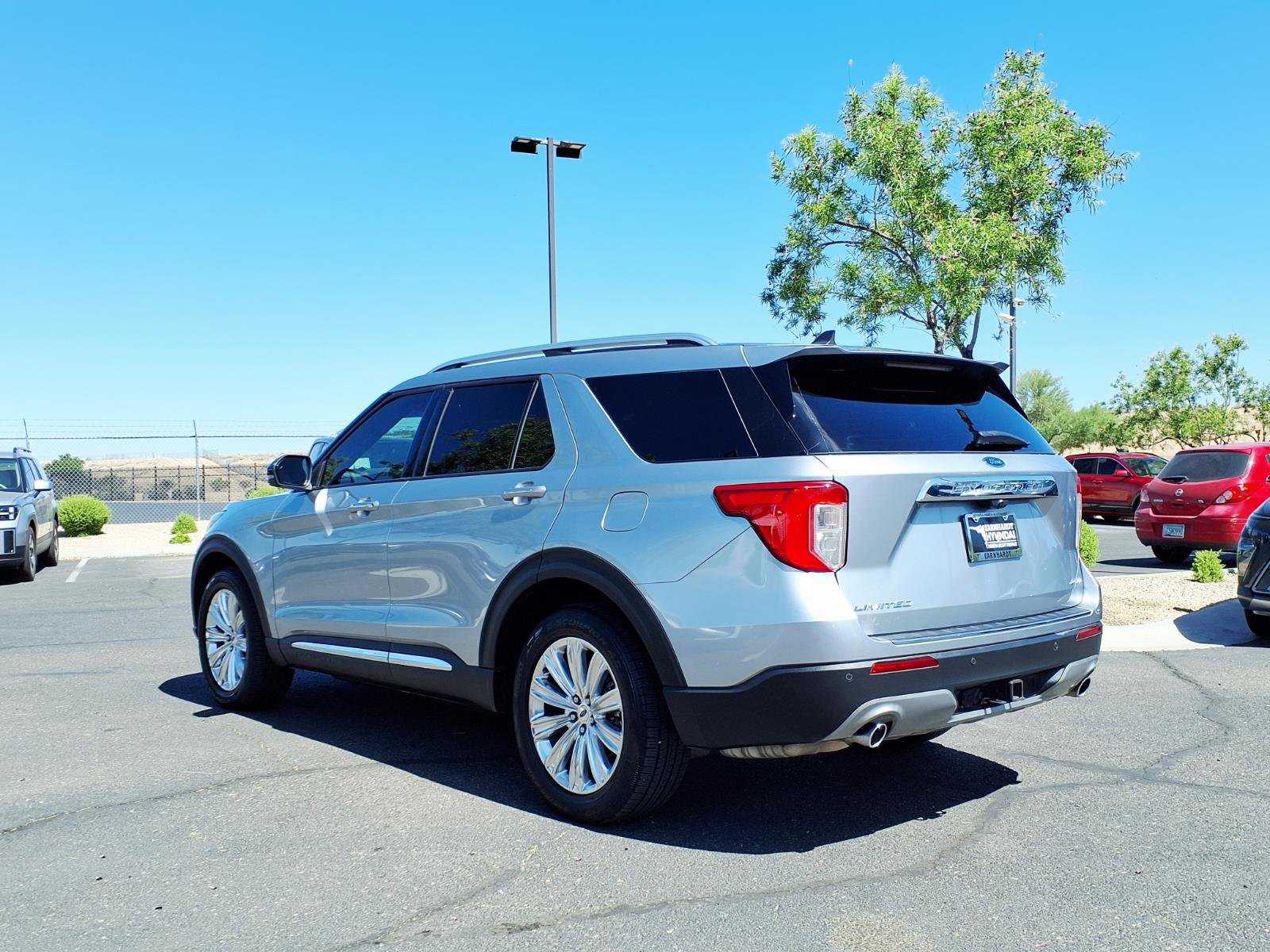 Used 2021 Ford Explorer Limited w/ Equipment Group 301A AWD/4WD image 4